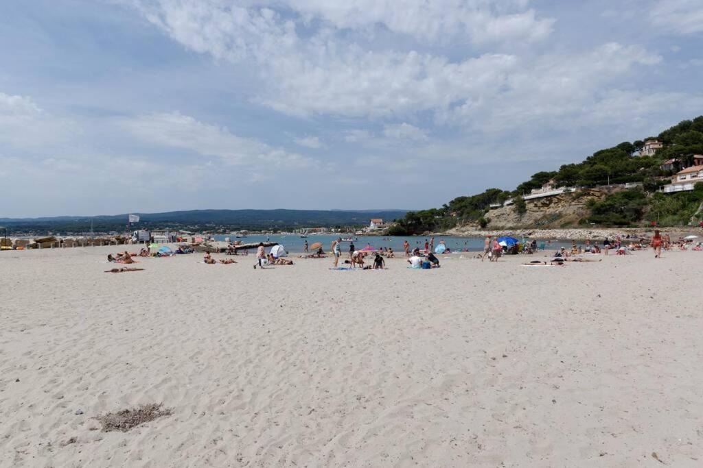 Appartamento St-Cyr - Studio Avec Balcon, Vue Mer Et Proche Plage Saint-Cyr-sur-Mer Esterno foto
