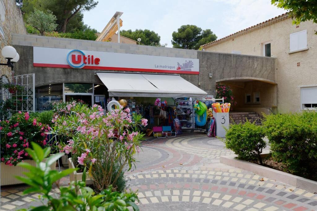 Appartamento St-Cyr - Studio Avec Balcon, Vue Mer Et Proche Plage Saint-Cyr-sur-Mer Esterno foto