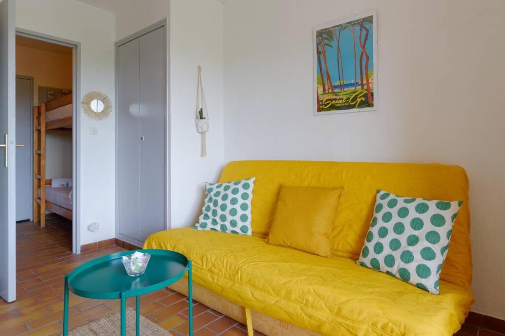 Appartamento St-Cyr - Studio Avec Balcon, Vue Mer Et Proche Plage Saint-Cyr-sur-Mer Esterno foto
