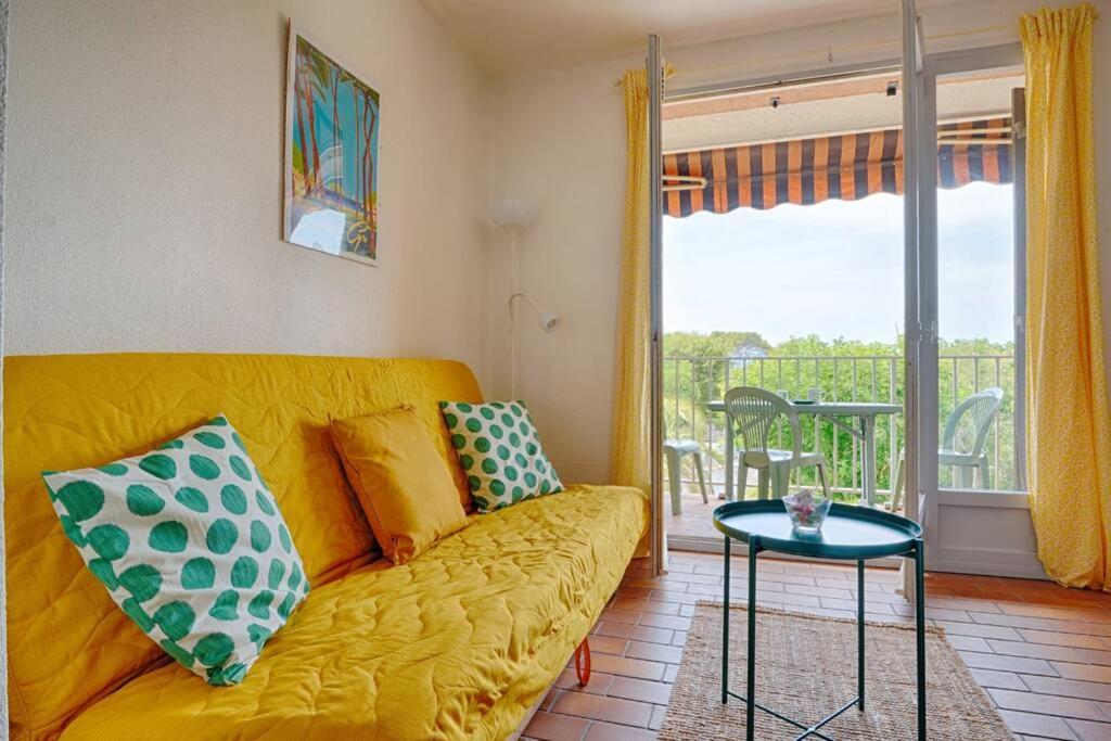 Appartamento St-Cyr - Studio Avec Balcon, Vue Mer Et Proche Plage Saint-Cyr-sur-Mer Esterno foto