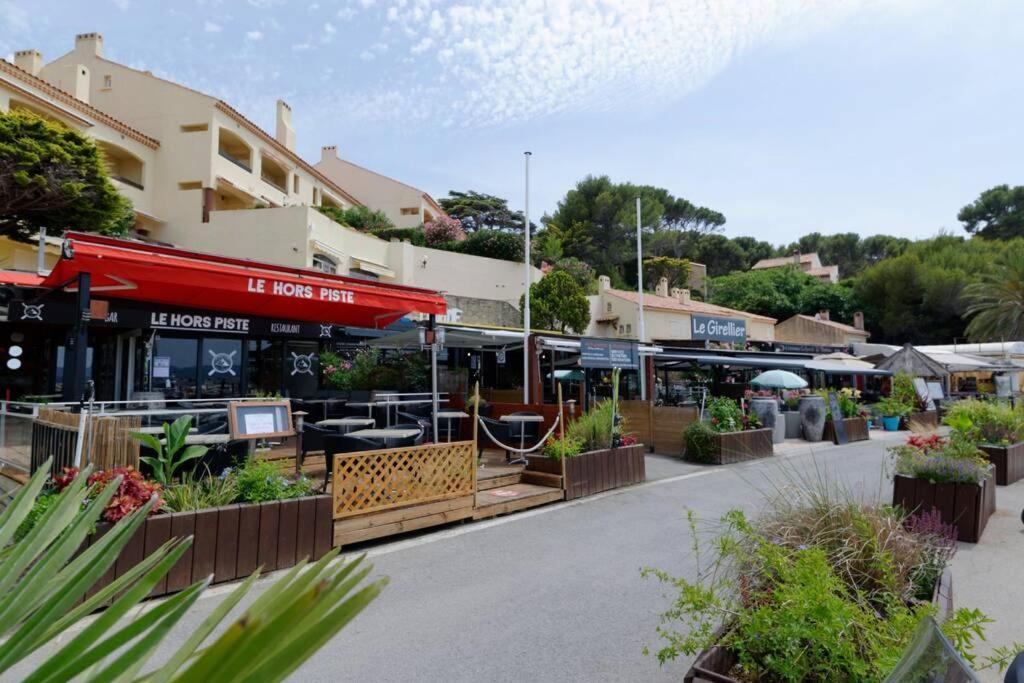 Appartamento St-Cyr - Studio Avec Balcon, Vue Mer Et Proche Plage Saint-Cyr-sur-Mer Esterno foto